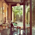 A Casa Bed & Breakfast